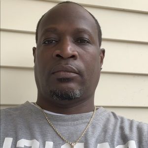 Meet your Posher, Levi